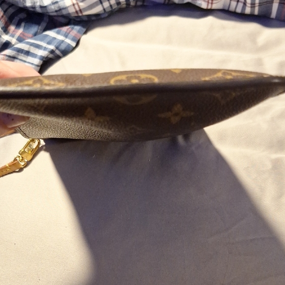 Louis Vuitton Brown and Gold Monogram Clutch - Picture 10 of 11